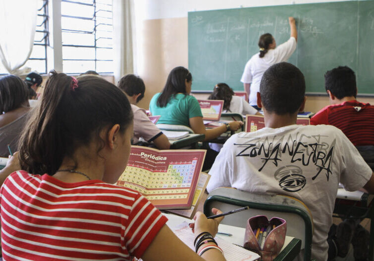 E.E. Ministro Costa Manso, especial dia do professor, aulas de química e história