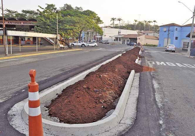 Por conta das obras, trecho é fechado ao trânsito de forma esporádica.