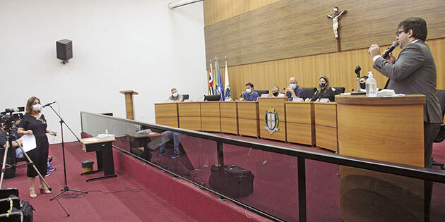 CAPA População participa de audiência para debater tarifa do lixo