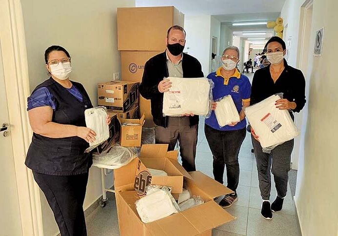 Rotary fez doação de Equipamentos de Proteção Individual à Secretaria da Saúde e hospital