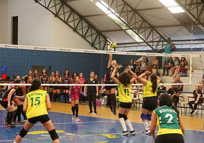 Rio das Pedras estreia com vitória em campeonato estadual de vôlei 01